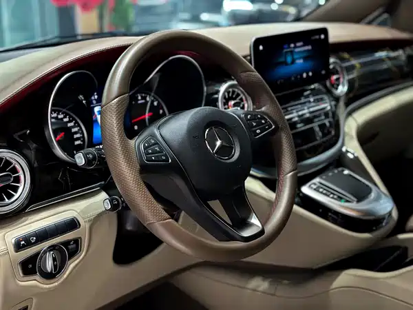 Mercedes-Benz Lili Automobile V-class 2025