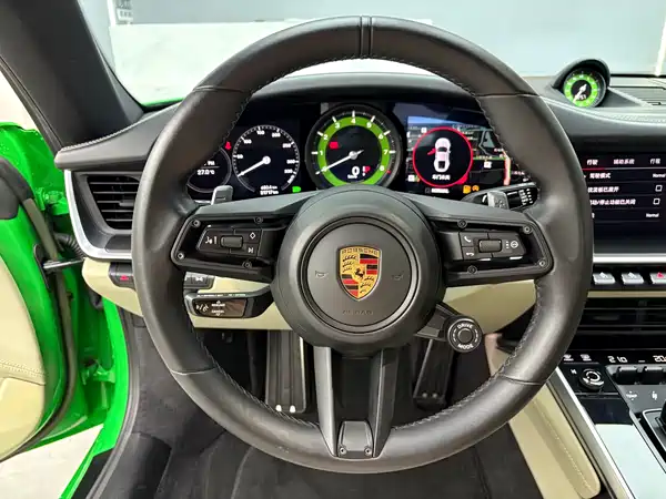 Porsche 911 2025