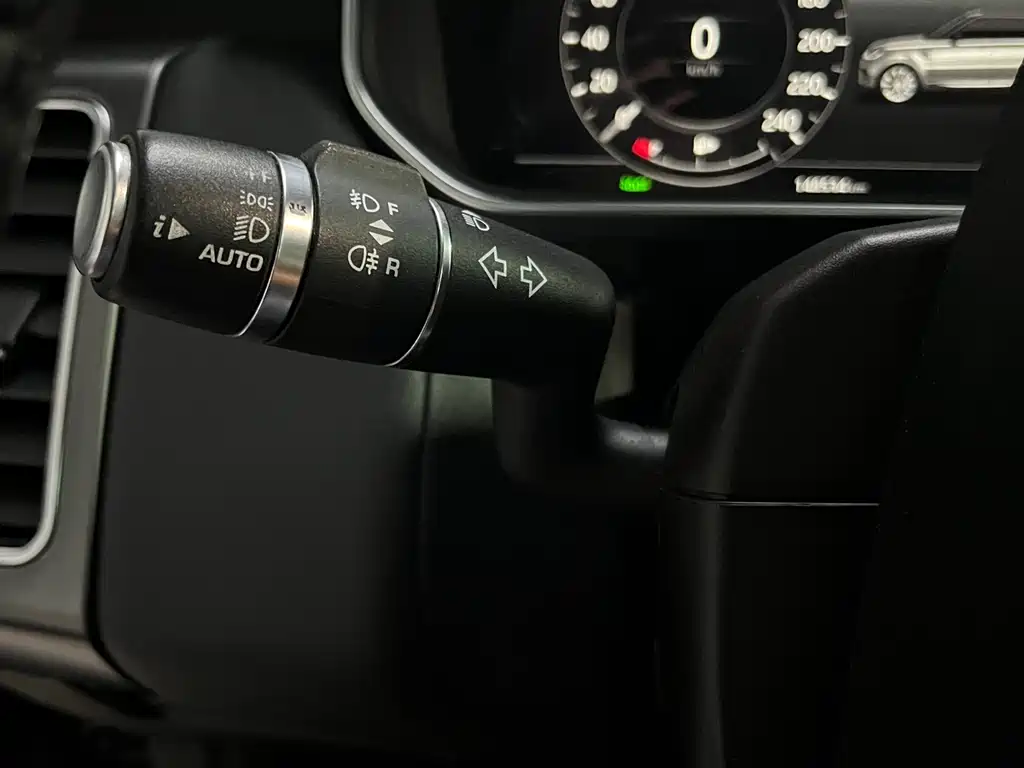 Land Rover Sport 2019 — фото 25