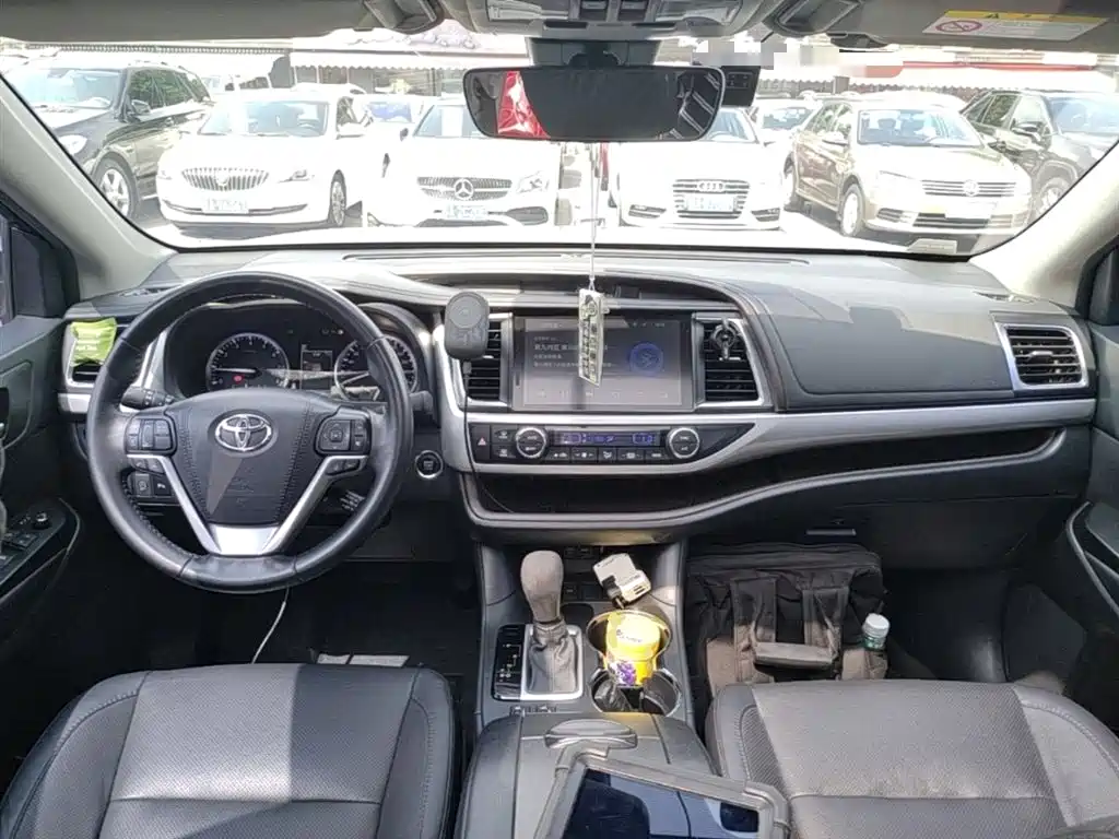 Toyota Highlander 2021 — фото 10