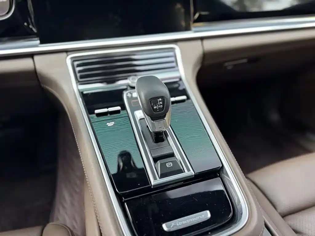 Porsche Panamera 2018 — фото 11