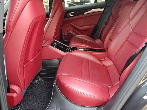 Porsche Panamera 2021