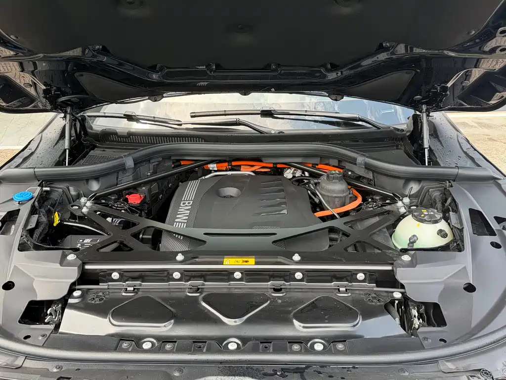 BMW XM 2023 — фото 19