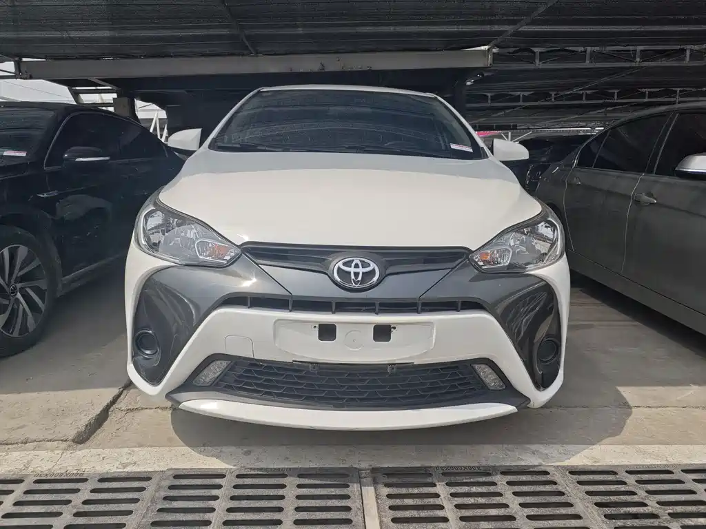 Toyota Yaris L 2017 — фото 2