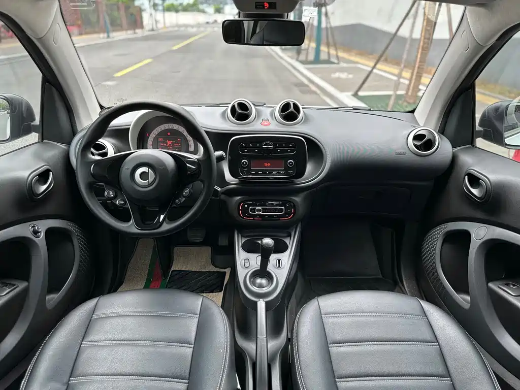 smart fortwo 2019 — фото 14