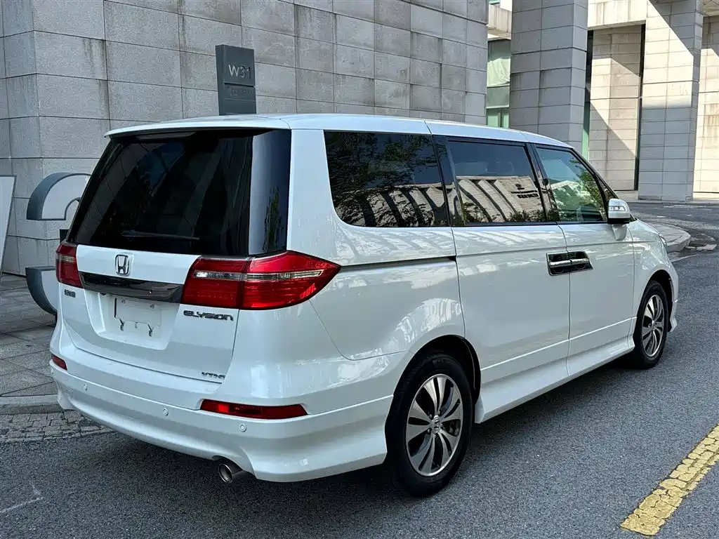 Honda Elysion 2014