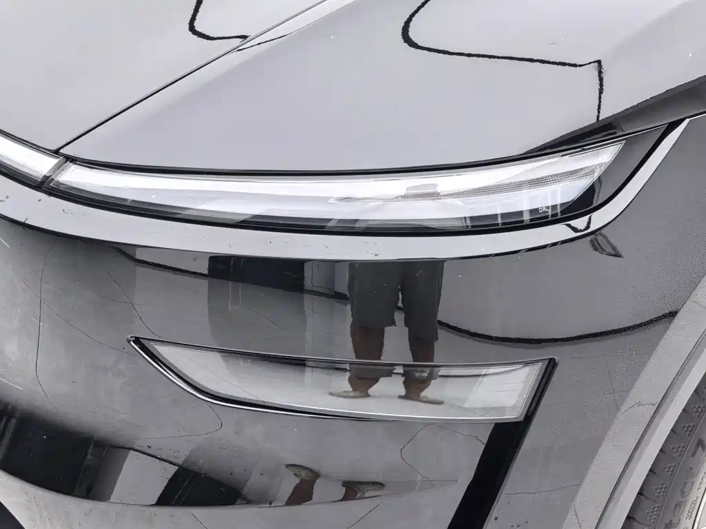 Tesla Model Y L 2025 — фото 3