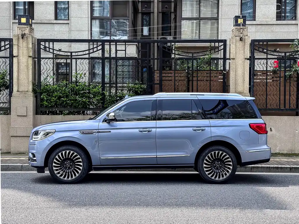Lincoln Navigator 2020 — фото 3
