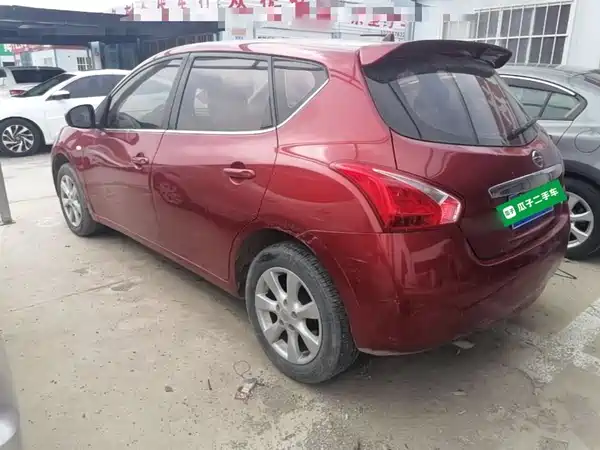 Nissan Tiida 2014