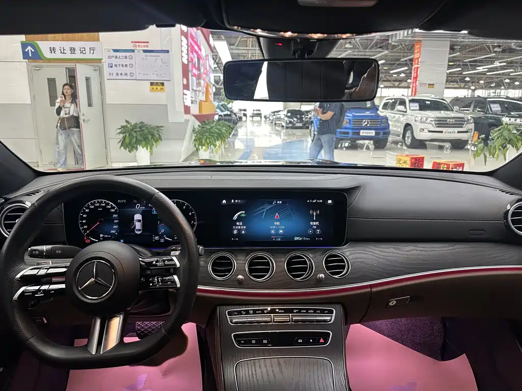 Mercedes-Benz E-Class 2022 — фото 20