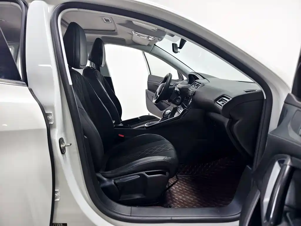 Peugeot 308 2016 — фото 14