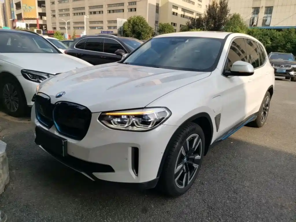 BMW iX3 2021
