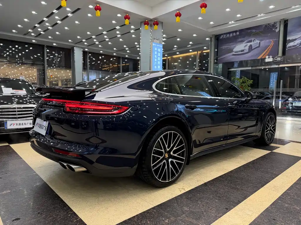 Porsche Panamera 2018 — фото 27