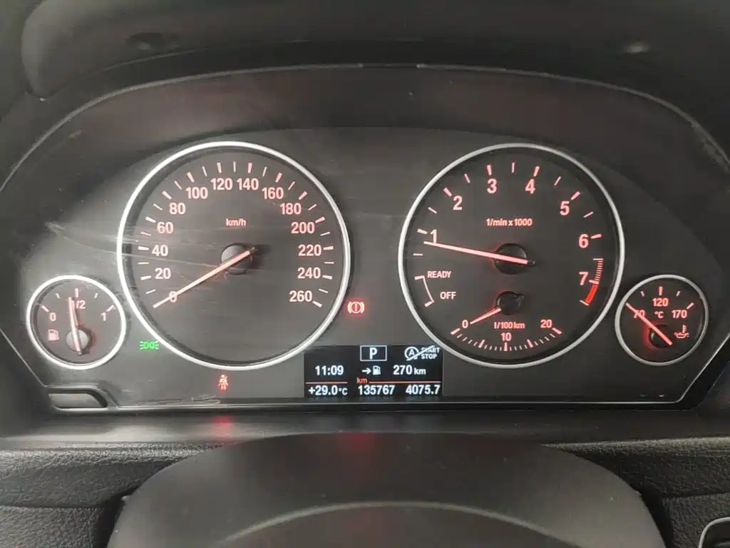 BMW 3 Series 2016 — фото 12