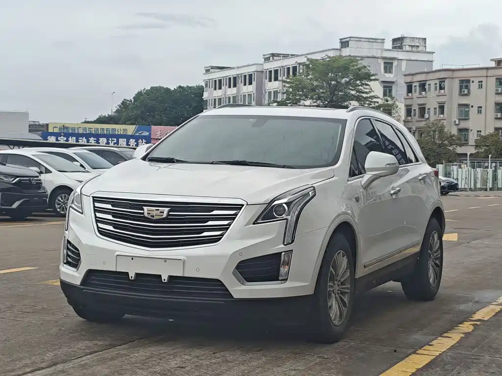 Cadillac XT5 2019 — фото 1