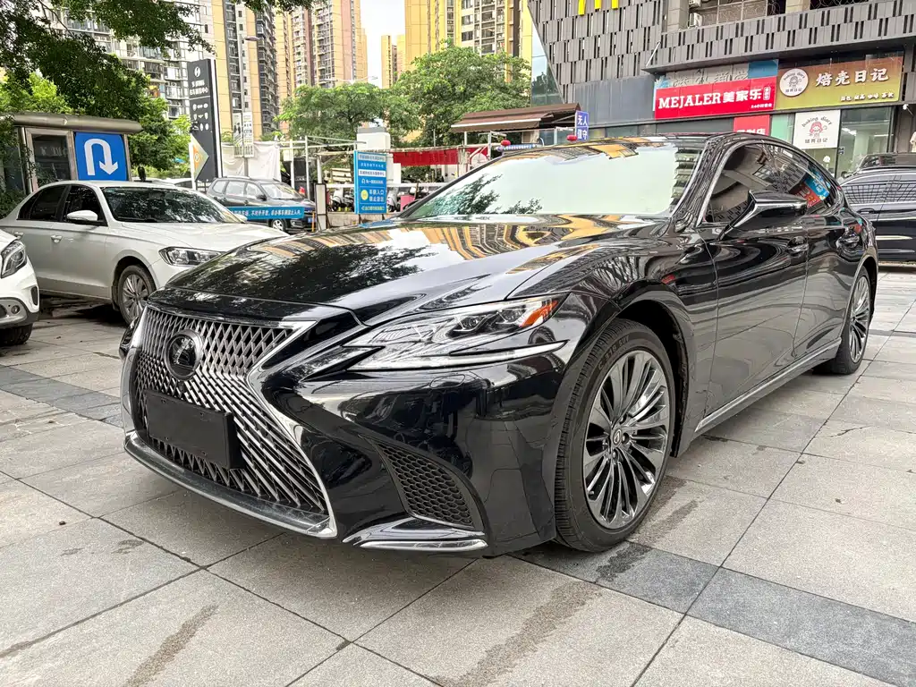 Lexus LS 2019 — фото 1
