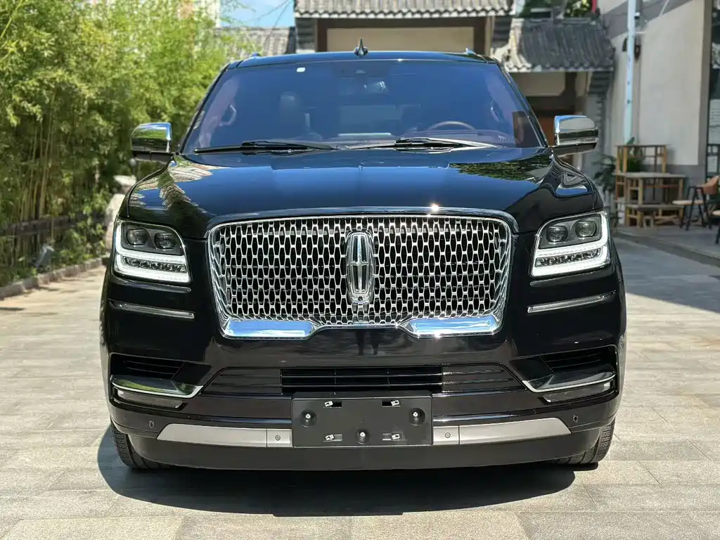 Lincoln Navigator 2018 — фото 2