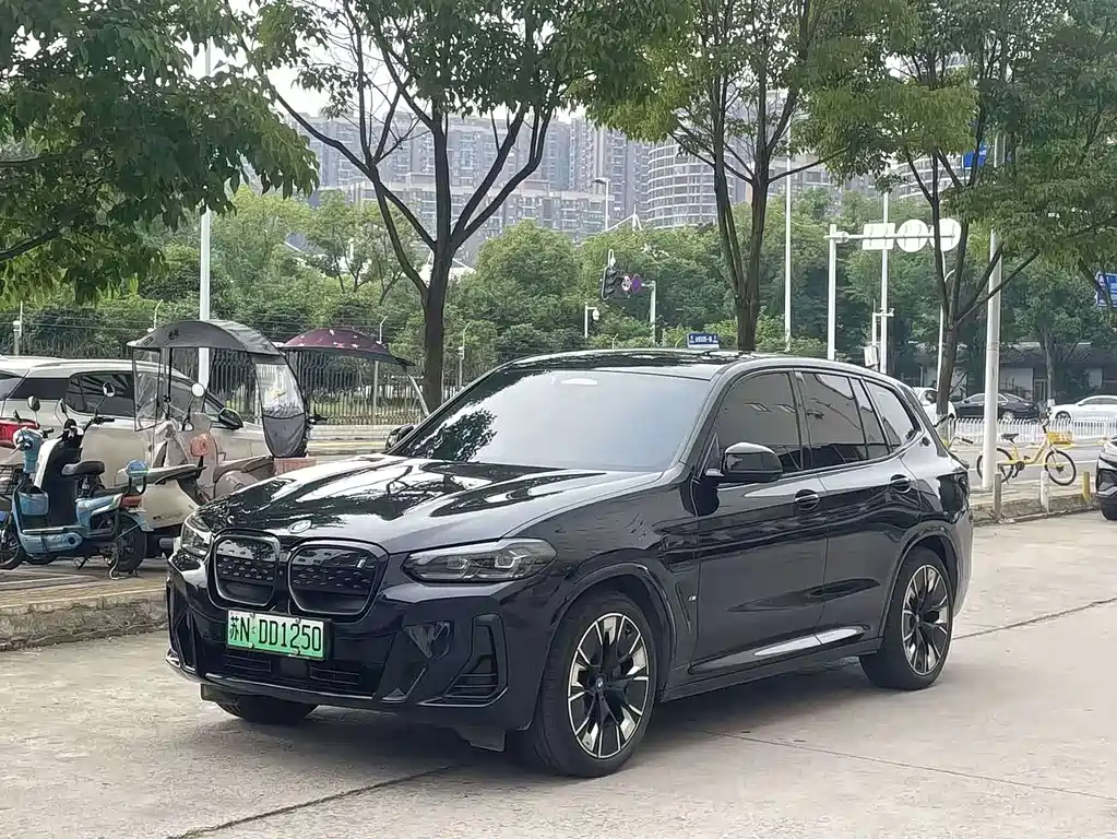BMW iX3 2023 — фото 1