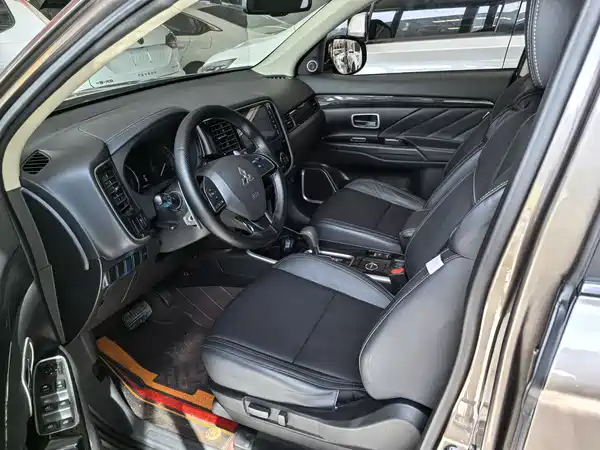 Mitsubishi Outlander 2019