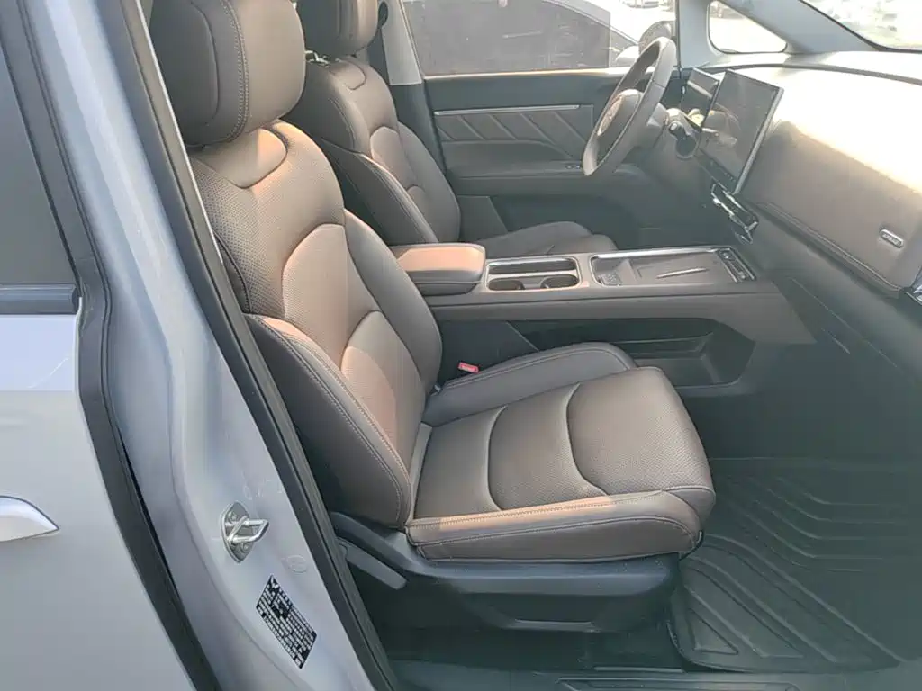 Wuling Starlight 730 New Energy 2025 — фото 25