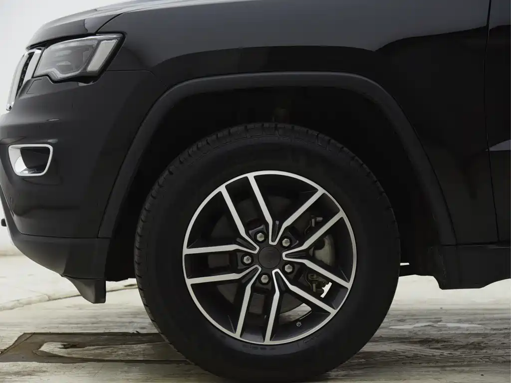 Jeep Grand Cherokee 2020 — фото 3