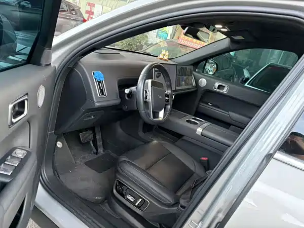 Li Auto L7 2024