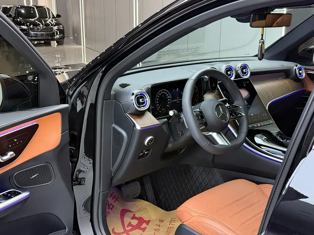 Mercedes-Benz GLC 2025