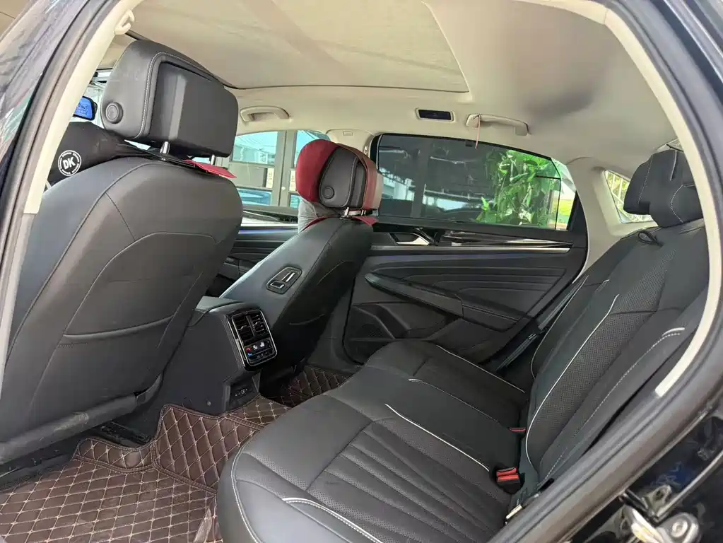 Volkswagen Passat 2024