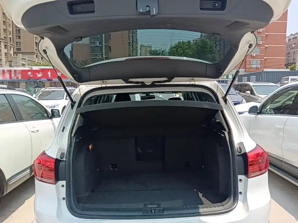 Volkswagen Tiguan 2015 — фото 19