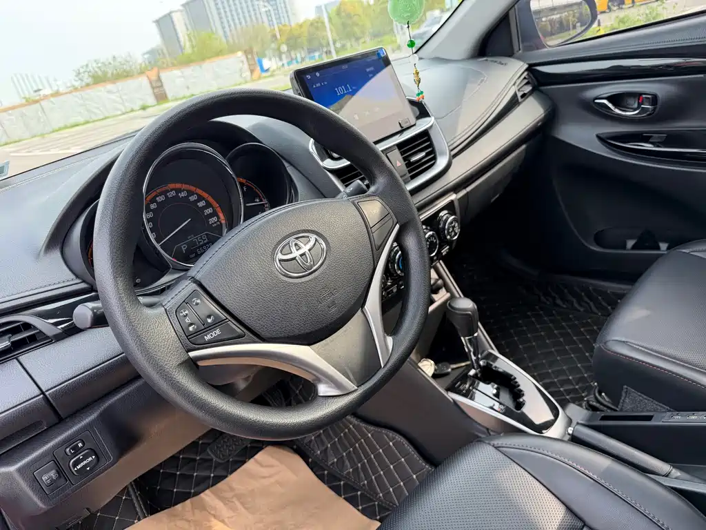 Toyota Yaris L 2021 — фото 6