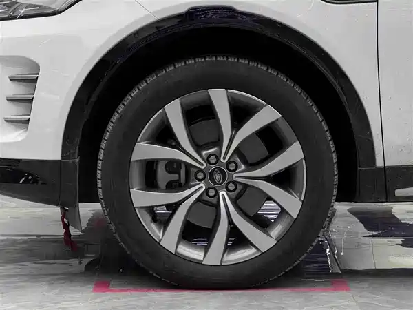Land Rover Discovery Sport 2024