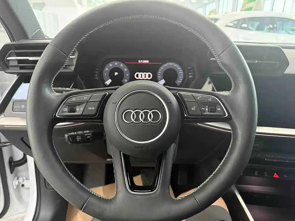 Audi A3 2023 — фото 10