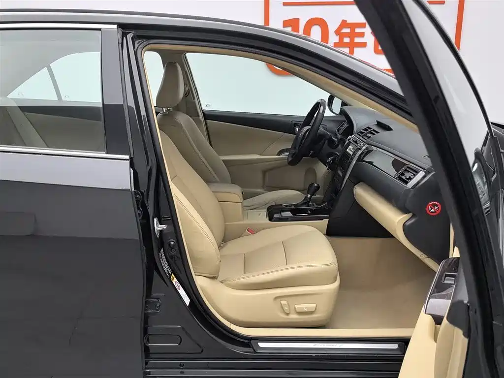 Toyota Camry 2016 — фото 23