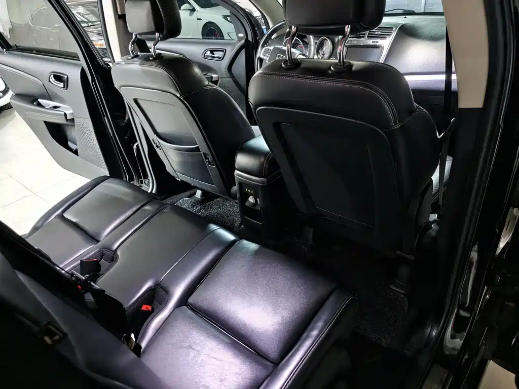 Dodge Journey 2014 — фото 11