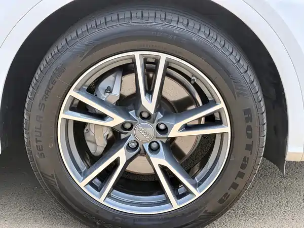 Audi Q5L 2019