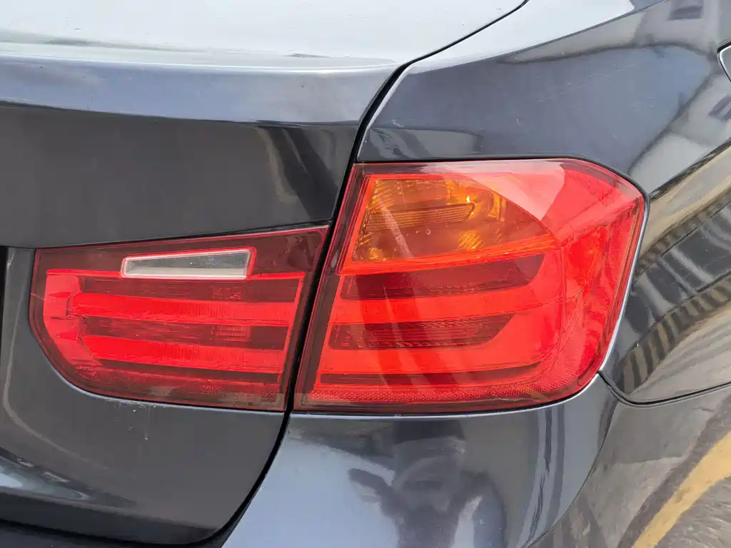 BMW 3 Series 2012 — фото 6
