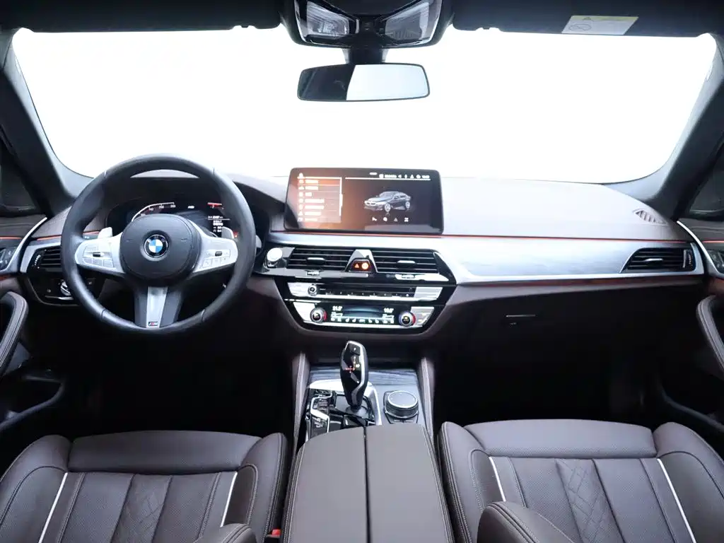 BMW 5 Series 2024 — фото 13