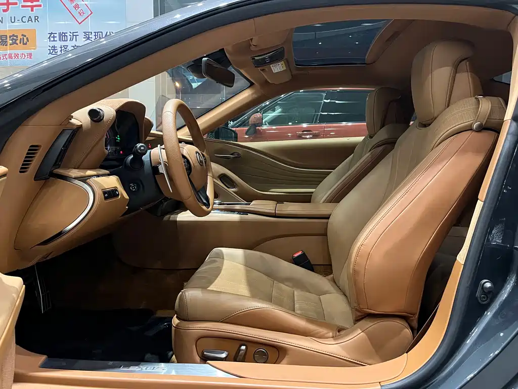 Lexus LC 2019 — фото 10
