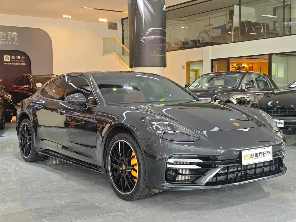 Porsche Panamera 2023