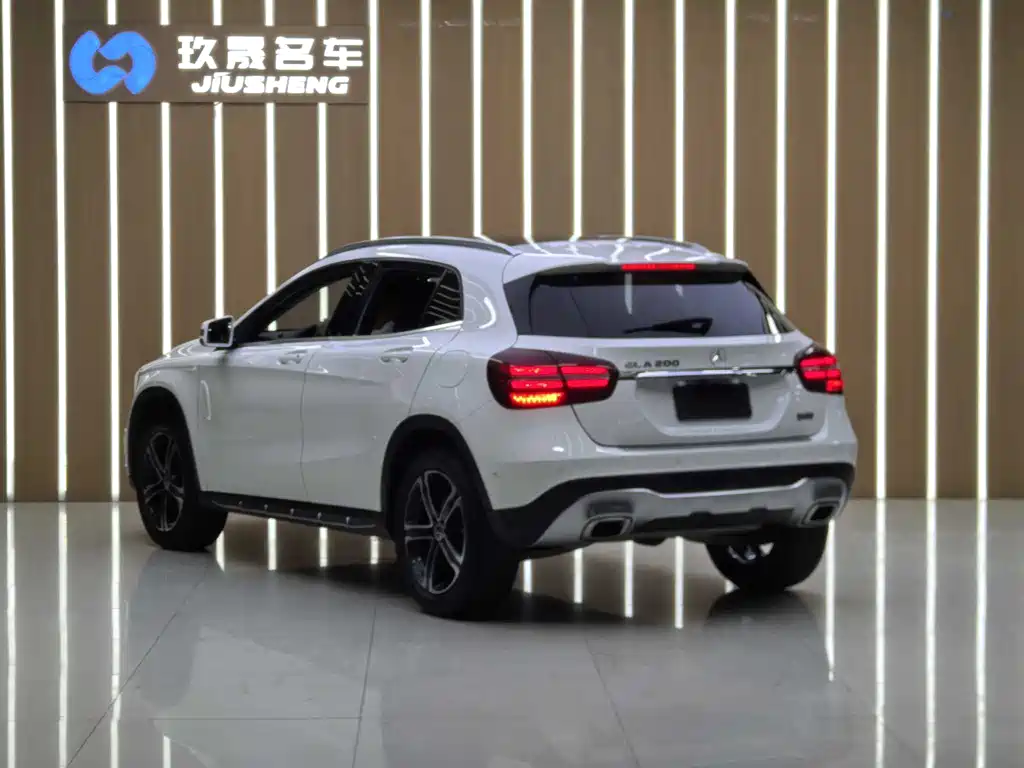 Mercedes-Benz GLA 2018 — фото 18