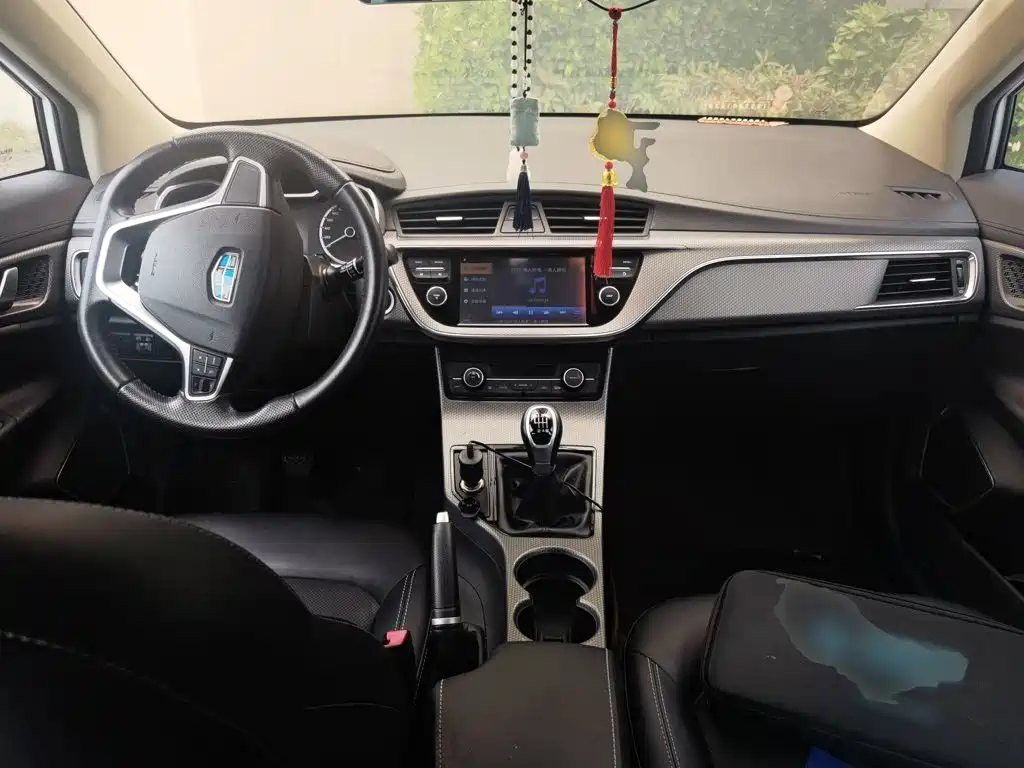 Geely Emgrand GS 2017 — фото 13