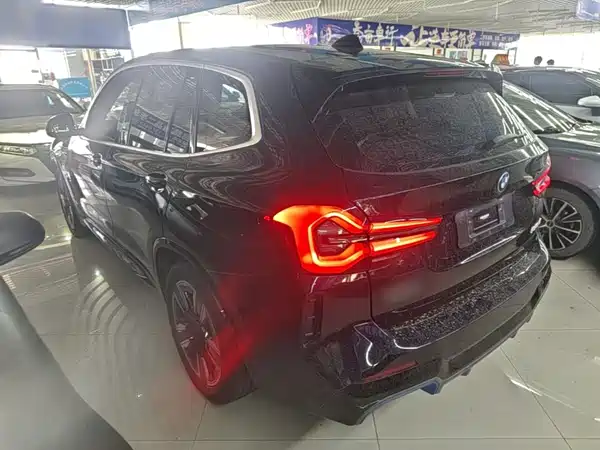 BMW iX3 2022