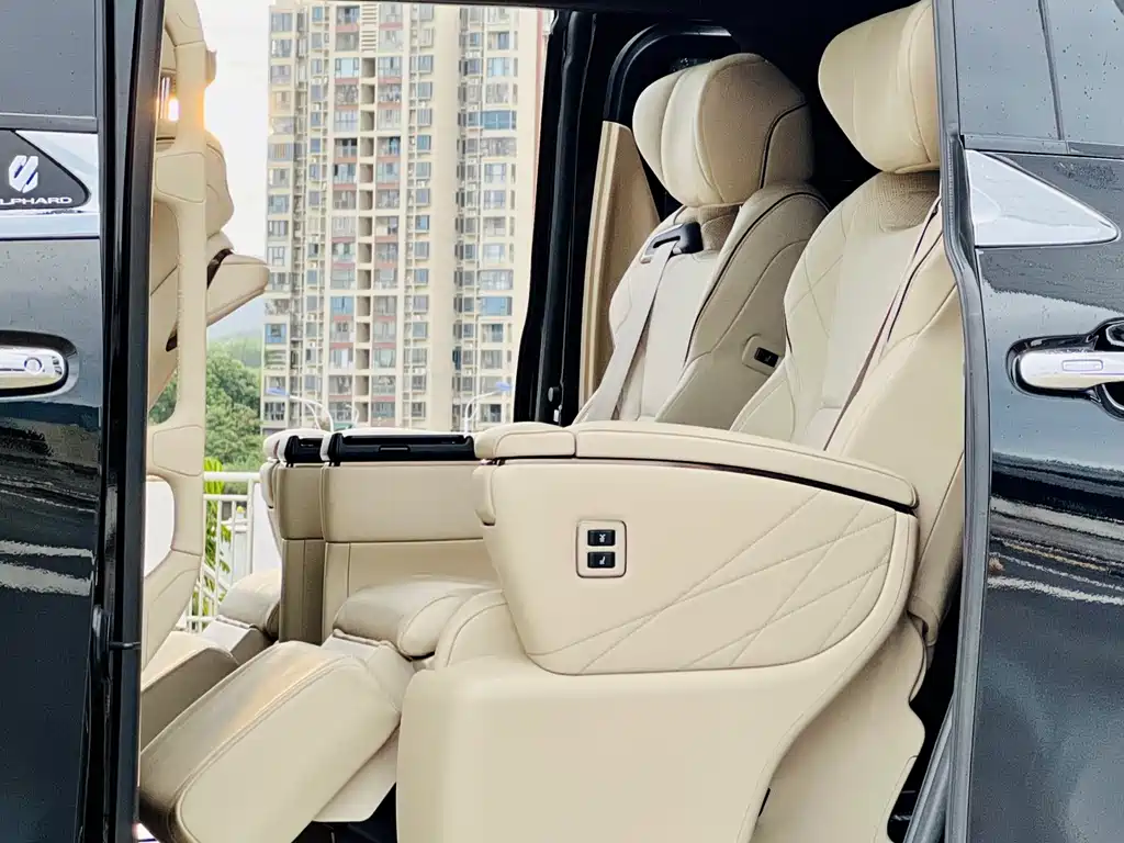 Toyota Alphard 2024