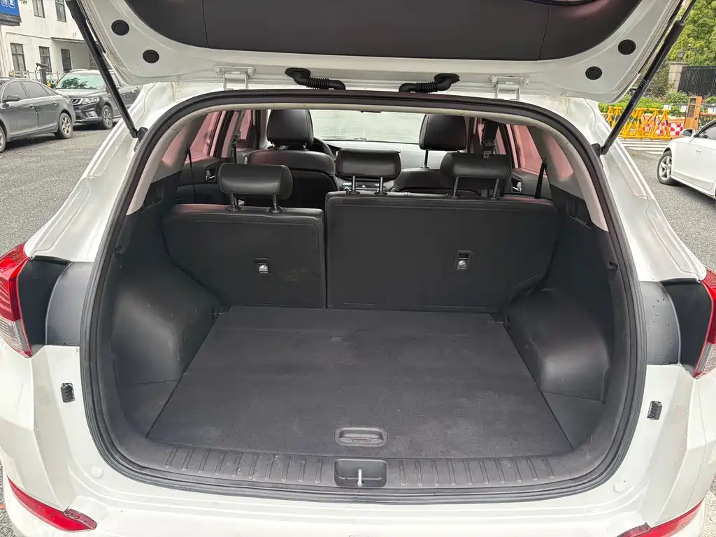 Hyundai Tucson 2017 — фото 8