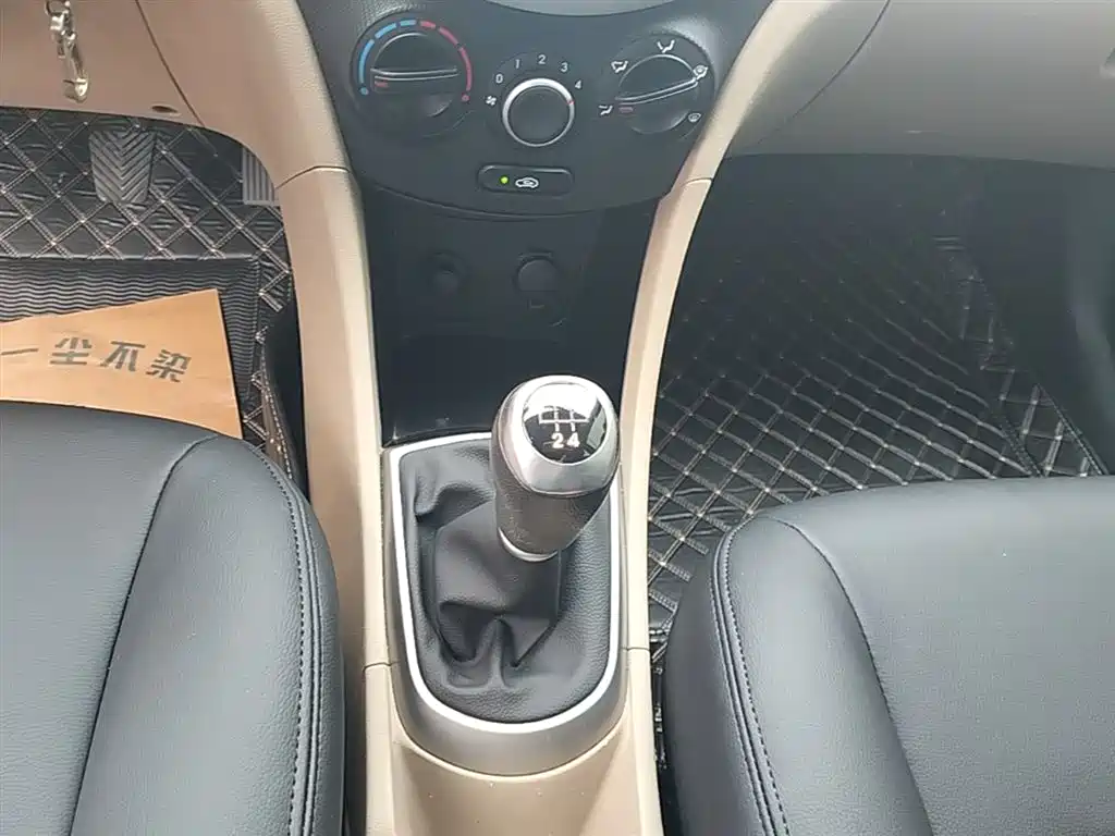 Hyundai Verna 2015 — фото 14