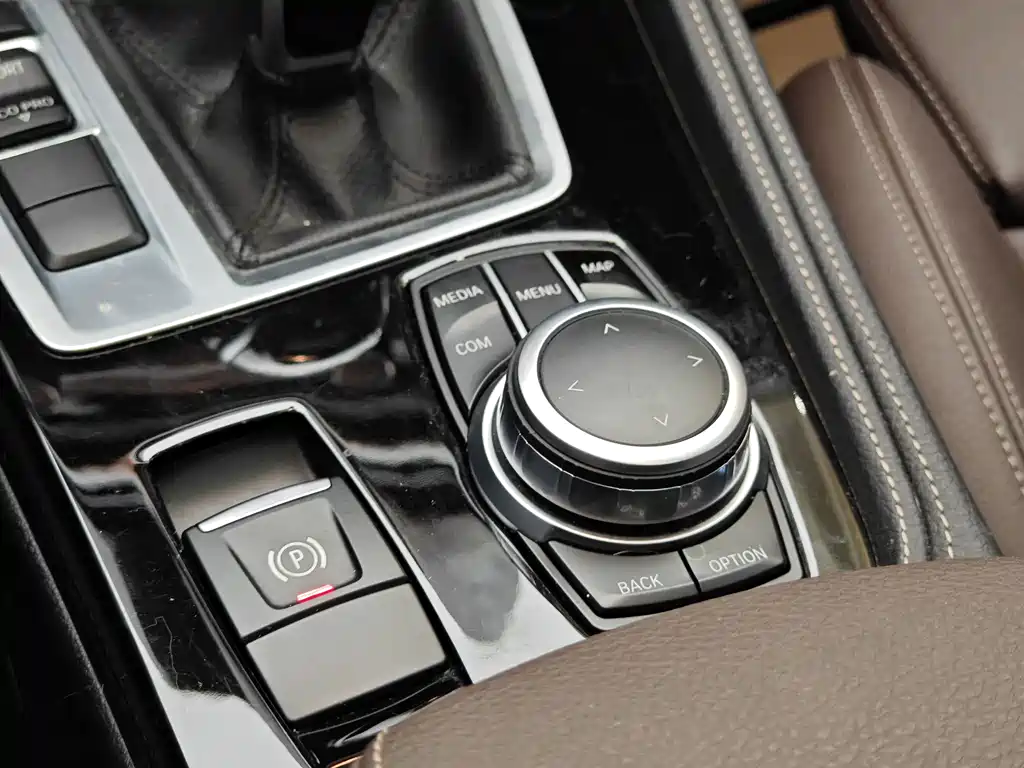 BMW 1 Series 2021 — фото 19