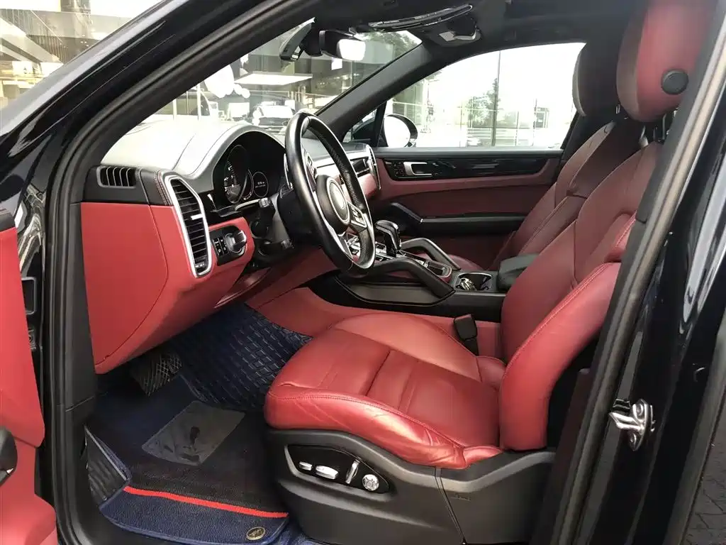 Porsche Cayenne 2019 — фото 10
