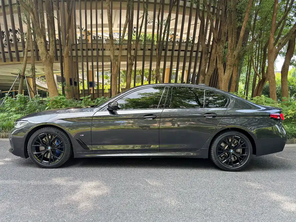 BMW 5 Series 2023