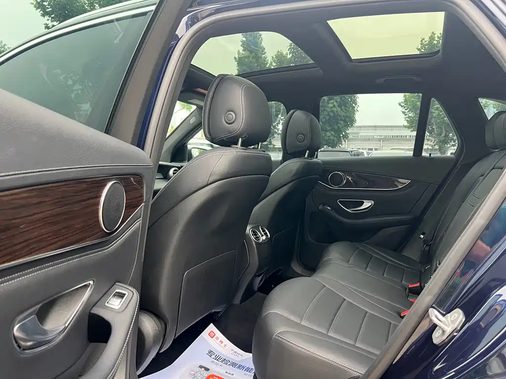 Mercedes-Benz GLC 2018 — фото 14