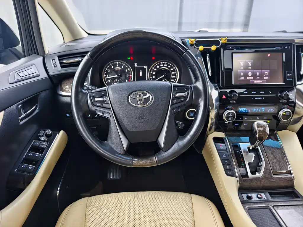 Toyota Alphard 2019 — фото 15